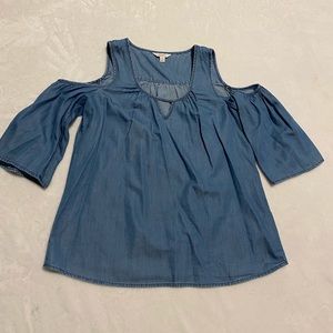 Open shoulder jean shirt